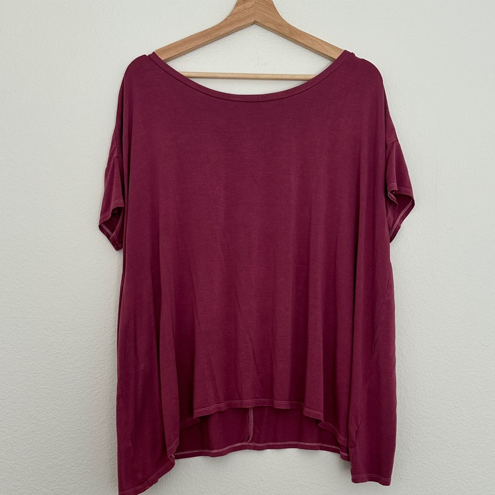American Eagle Outfitters Short Sleeve Burgundy Tee